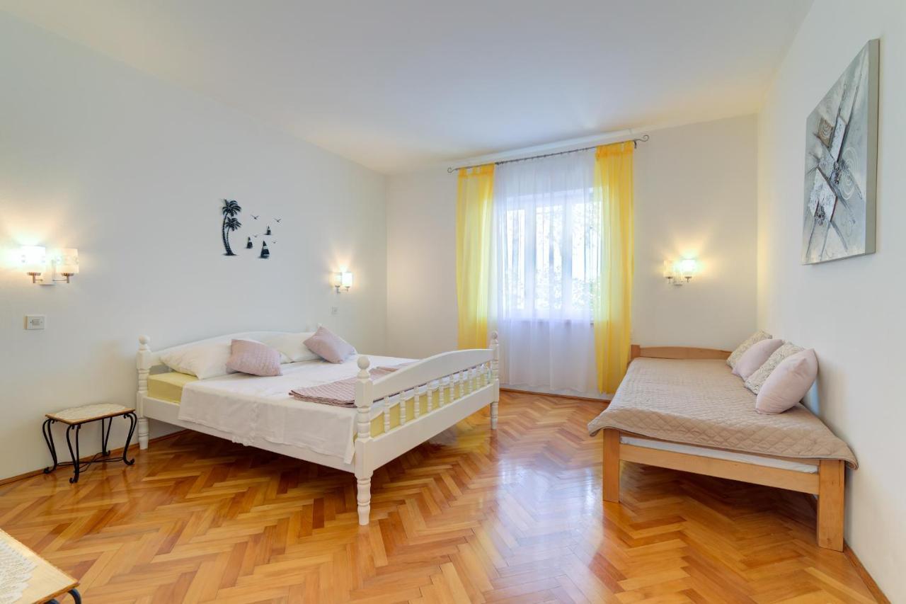 Apartments By The Beach Adela Senj Senj (Lika-Senj) Exterior foto