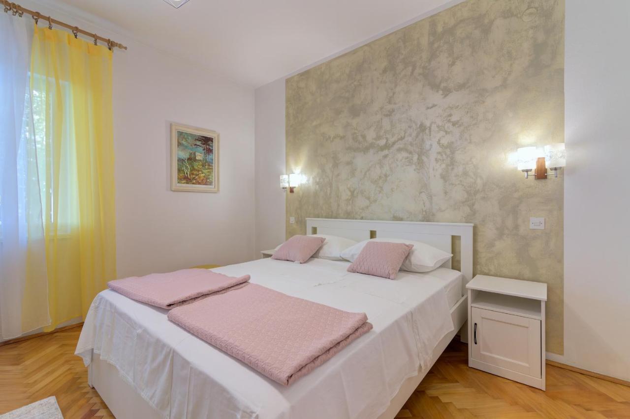 Apartments By The Beach Adela Senj Senj (Lika-Senj) Exterior foto