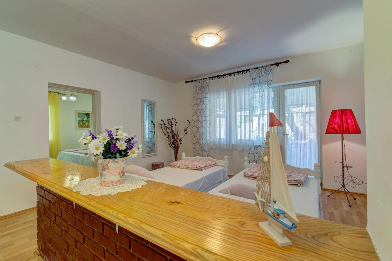 Apartments By The Beach Adela Senj Senj (Lika-Senj) Exterior foto