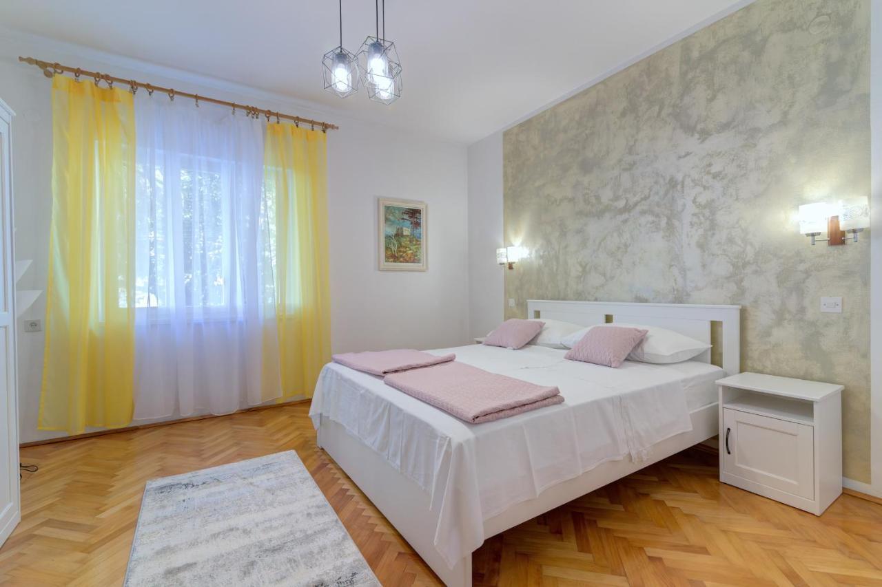 Apartments By The Beach Adela Senj Senj (Lika-Senj) Exterior foto